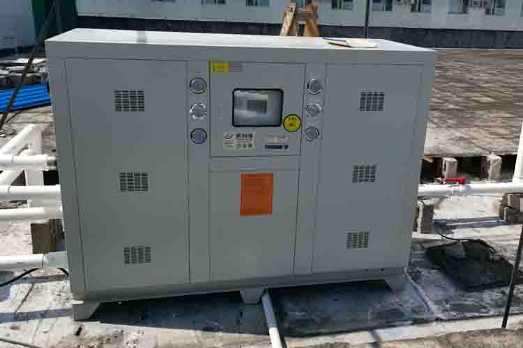 廣西岑溪某真空鍍膜制品公司-30匹水冷式冷水機(jī)組應(yīng)用實(shí)例